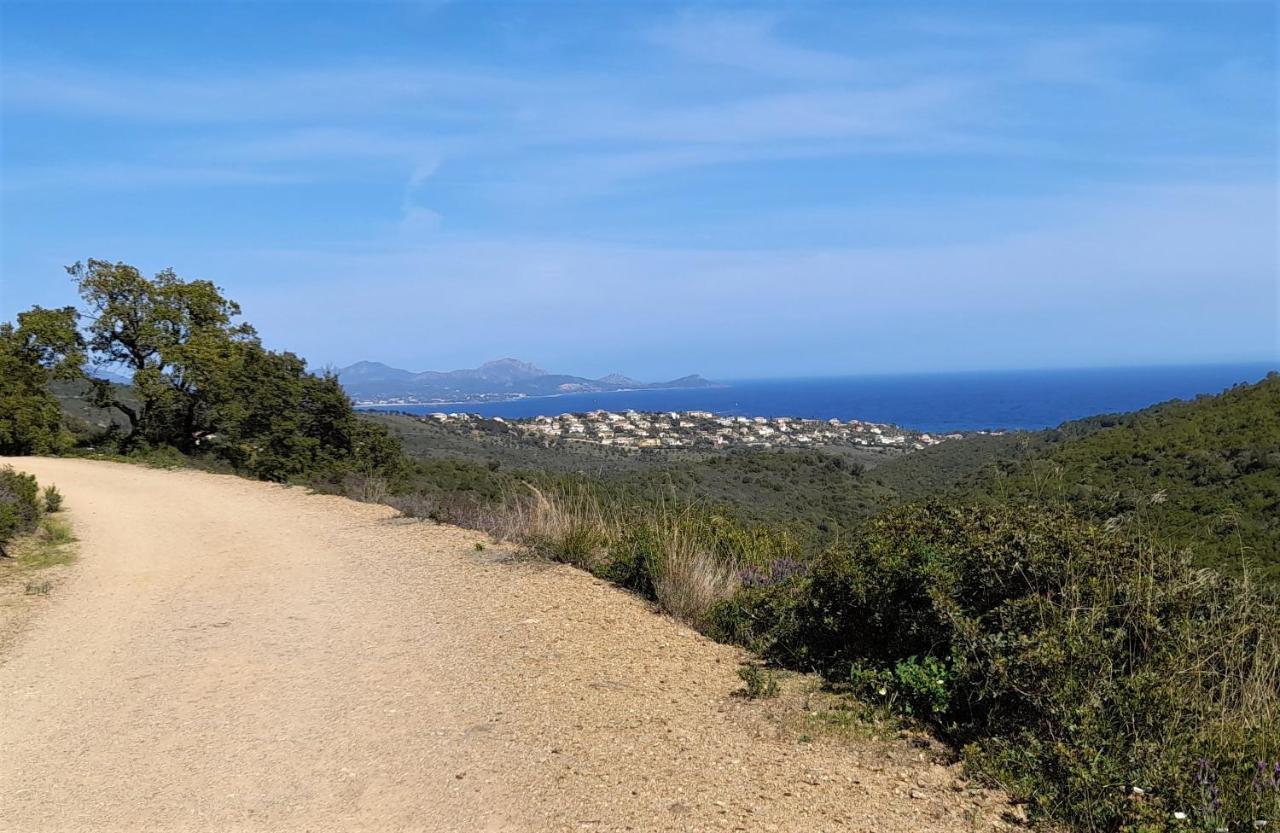 Les Issambres, Pour Quatre Personnes Roquebrune-sur-Argens