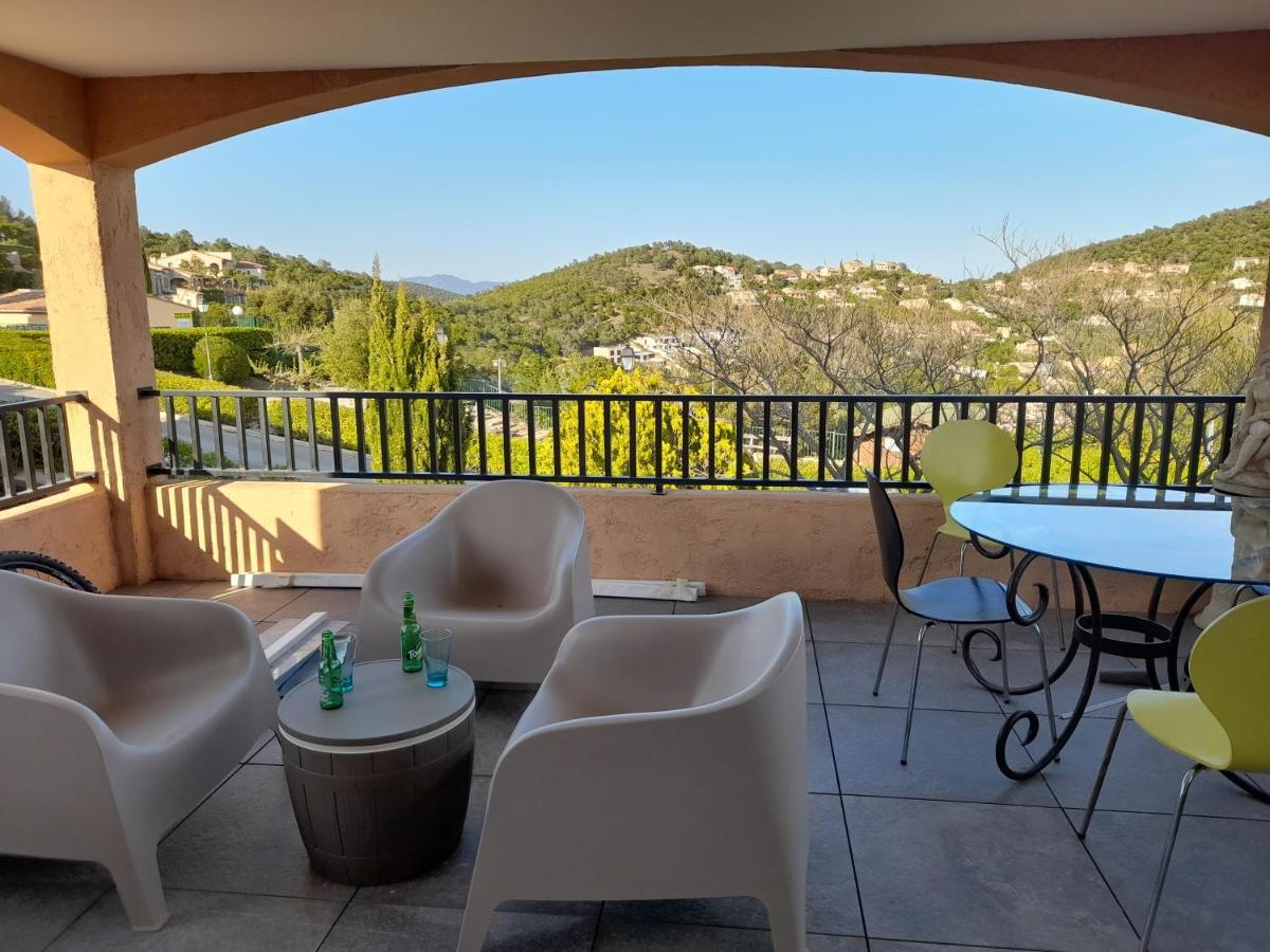 Pour 4 Personnes Aux Issambres Appartement